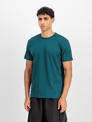 ALPHA INDUSTRIES Bluser & t-shirts i grøn
