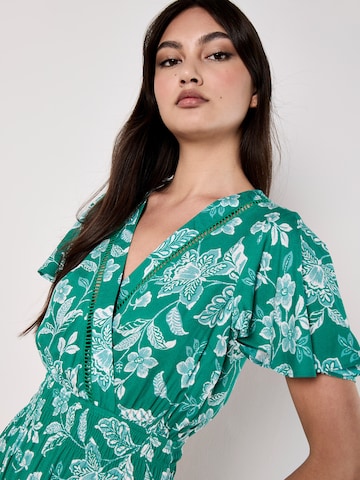 Robe ' ' Apricot en vert