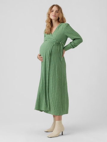 Vero Moda Maternity فستان 'MENGA' بلون أخضر