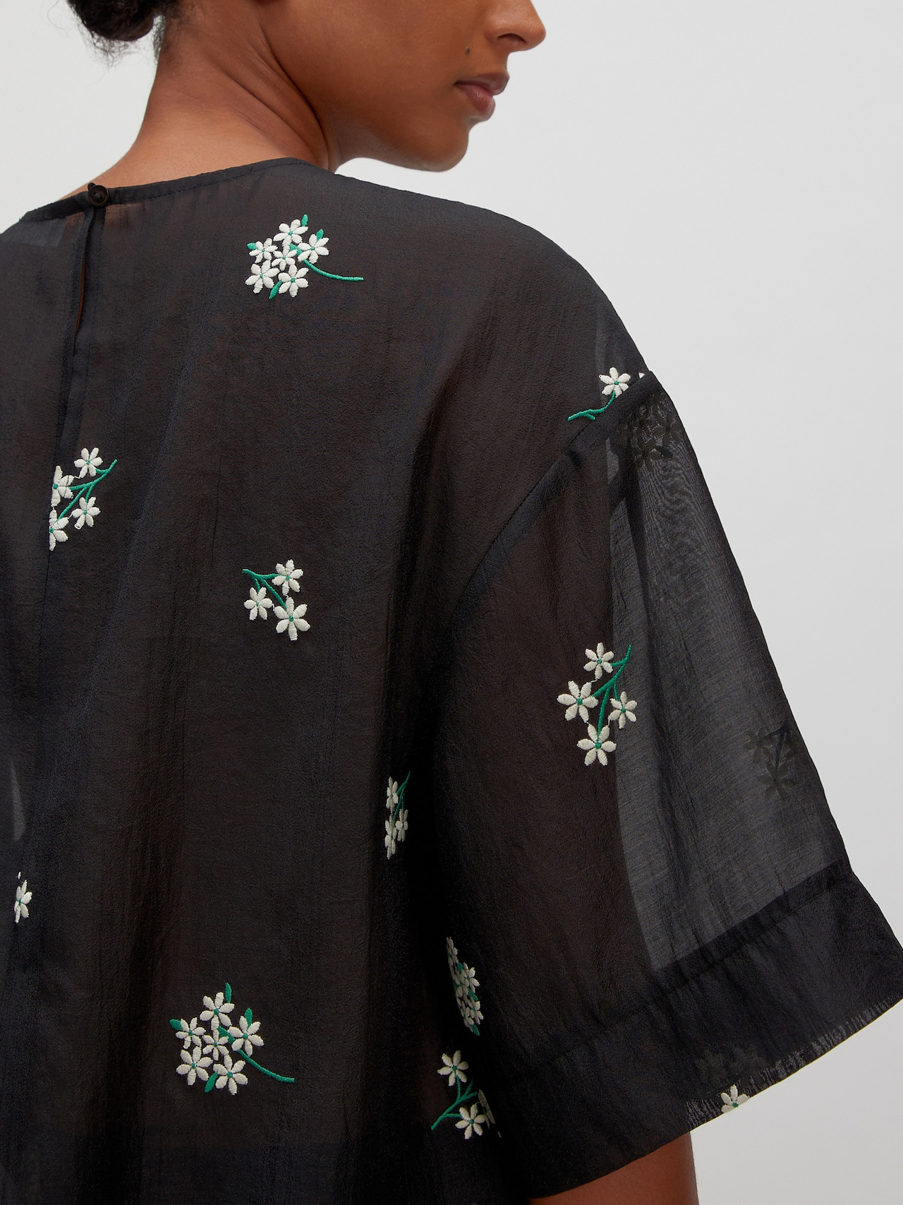 EDITED Nieuwigheden Blouse 'Catherine' Zwart