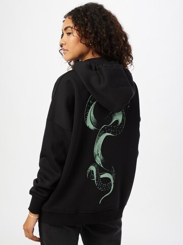 ABOUT YOU Limited Sweatshirt 'Romy' in Zwart