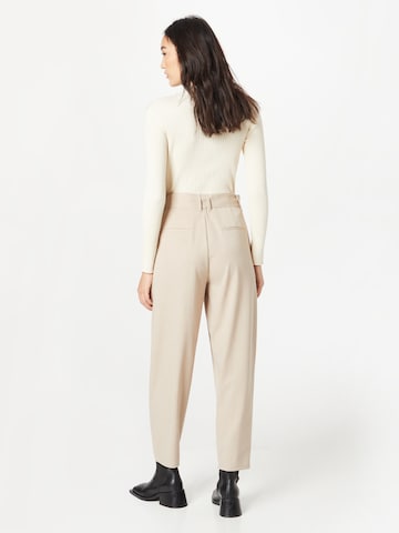 Another Label Tapered Pleat-Front Pants 'Elora' in White
