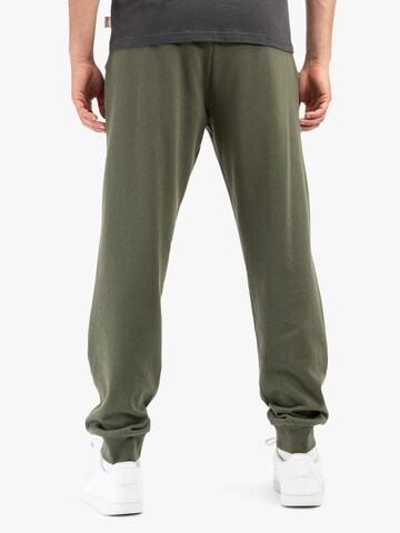 LONSDALE Конический (Tapered) Штаны в Зеленый