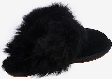 Pantoufle UGG en noir