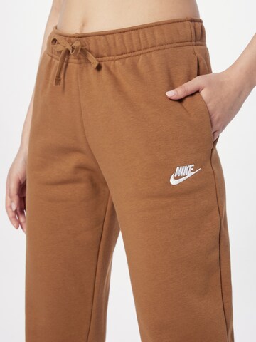 Nike SportswearTapered Hlače - smeđa boja