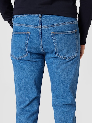 WEEKDAY Regular Jeans 'Easy Poppy' i blå