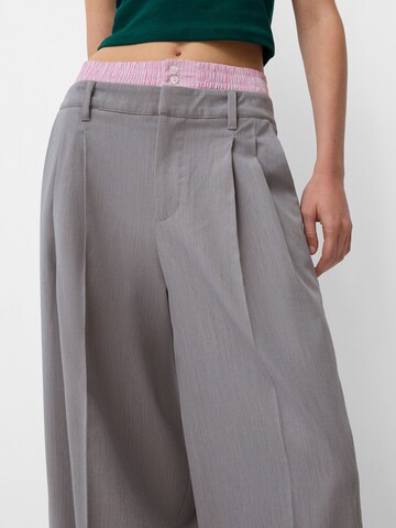 Bershka Wide Leg Hose in Grau