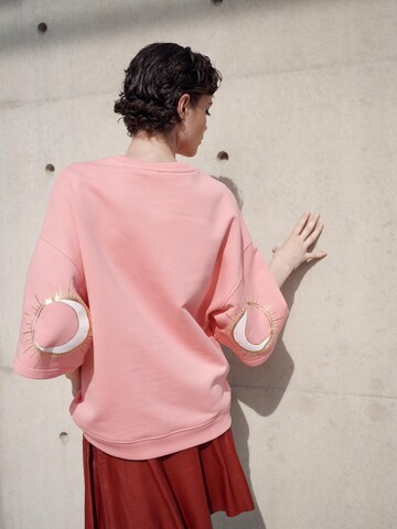 T-shirt oversize 'ELEVATE_ Himari' I want the moon en rouge