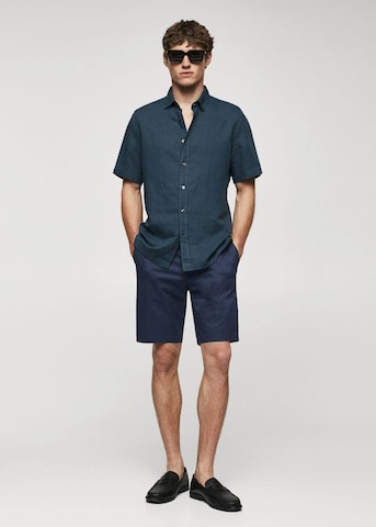 MANGO MAN Regular Bermudas in Blau