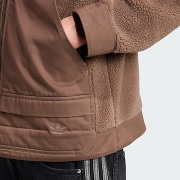 ADIDAS ORIGINALS Fleece jas 'Essentials' in Bruin