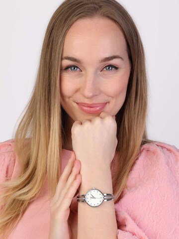 Montre à affichage analogique Lucardi en argent