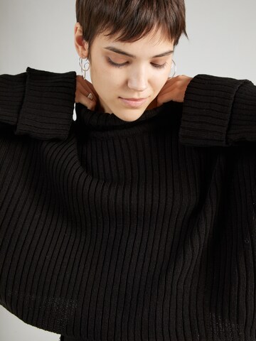 Trendyol Sweater in Black