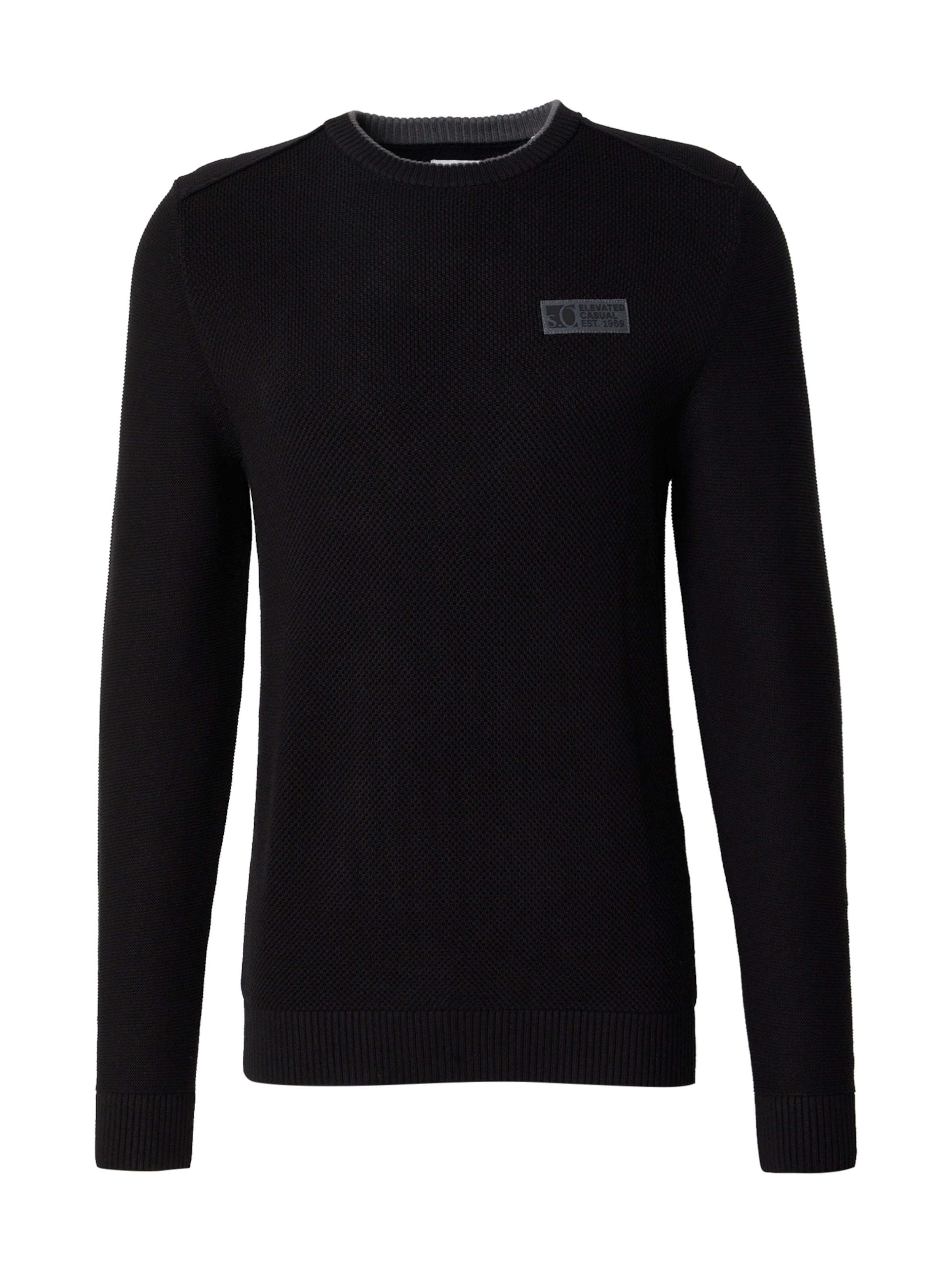 s.Oliver Sweater in Black: front