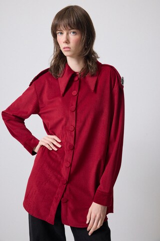 Touche Prive Bluse in Rot: Vorderseite