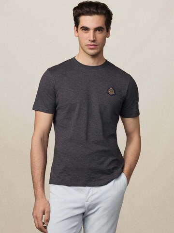 Hackett London T-Shirt 'Heritage' in Grau: Vorderseite