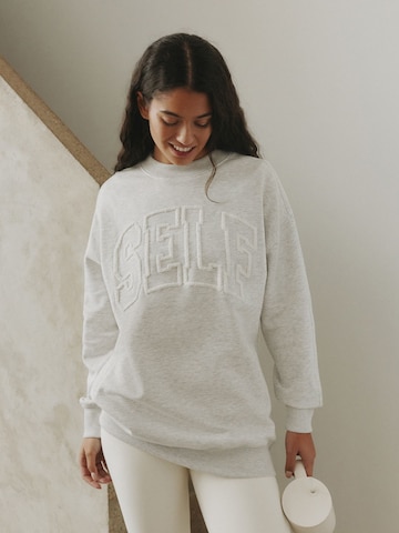 self. Sweatshirt in Grau