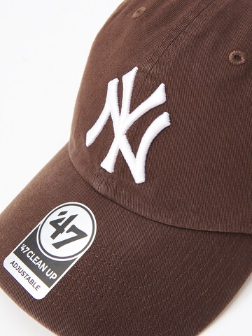 47 - Boné 'NEYYAN 47' em castanho
