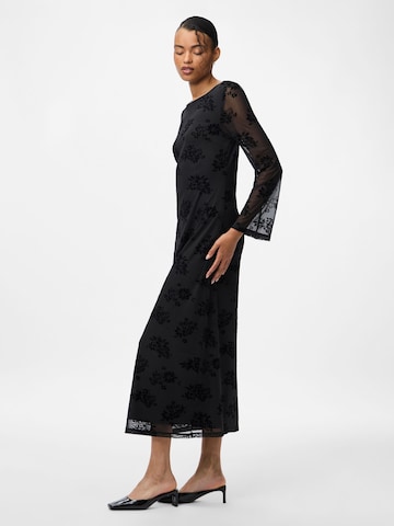 PIECES - Vestido 'PCFLIKKA' en negro