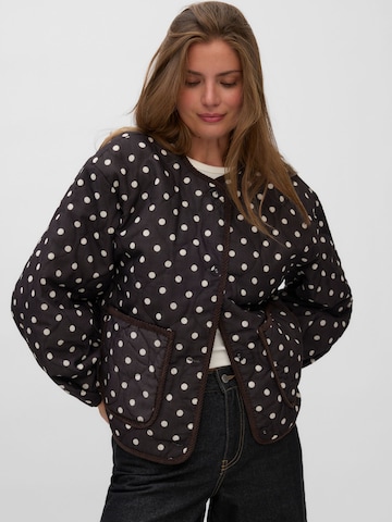 Giacca di mezza stagione di VERO MODA in marrone: frontale