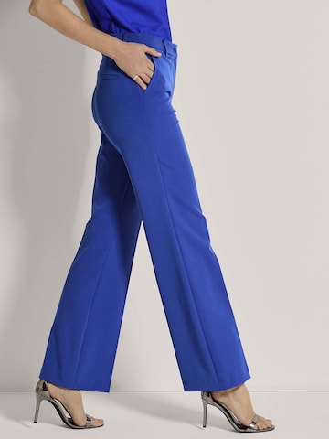 MADELEINE Loosefit Hose in Blau
