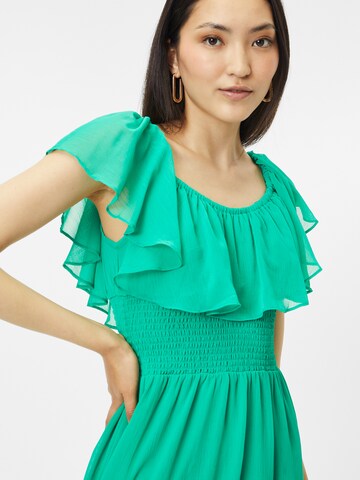 Rochie de la Dorothy Perkins pe verde