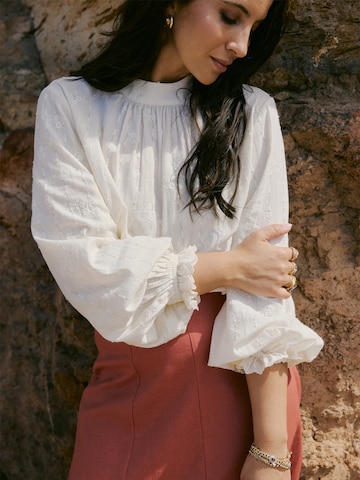 KAVAZI Блузка в Бежевый