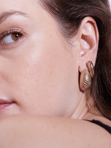 Echtzeit Earrings in Gold