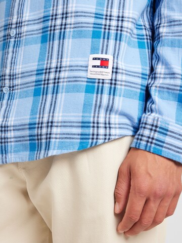 Tommy Jeans Comfort fit Koszula w kolorze niebieski