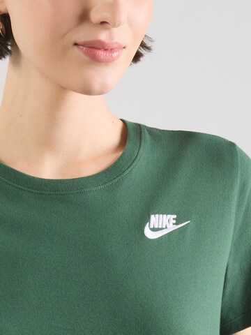 Nike Sportswear Póló 'Club Essential' - zöld