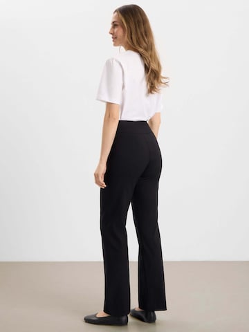 LAURIE Regular Trousers 'Thea' in Black
