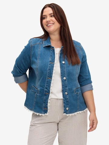 SHEEGO Between-Season Jacket in Blue: front