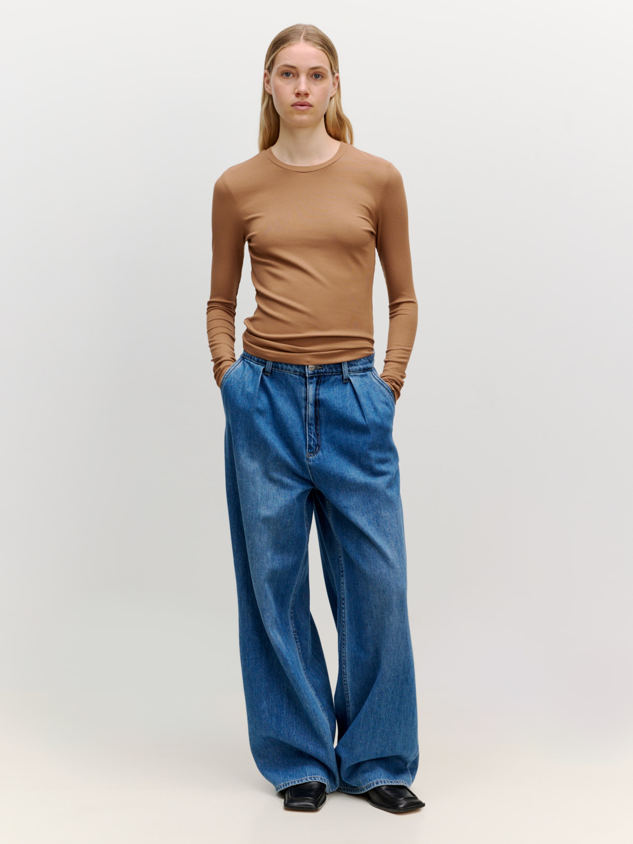 EDITED Prodotti Maglietta 'Inoa' marrone