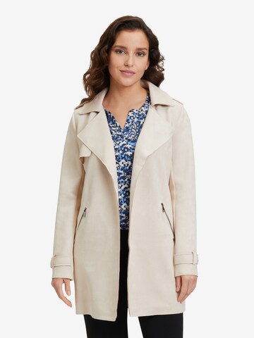 Betty & Co Blazer in Beige: front