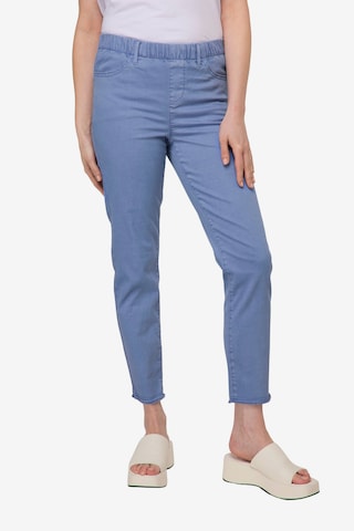 LAURASØN Slim fit Pants in Blue: front