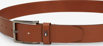 TOMMY HILFIGER Riem 'Oliver' in Bruin