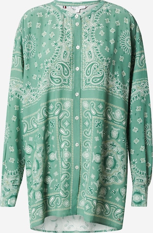 TOMMY HILFIGER - Blusa 'Bandana' en verde: frente