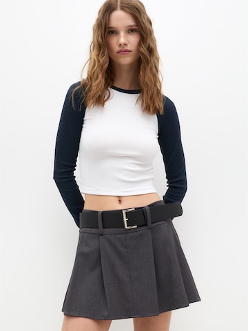 Tricou de la Pull&Bear pe alb: față