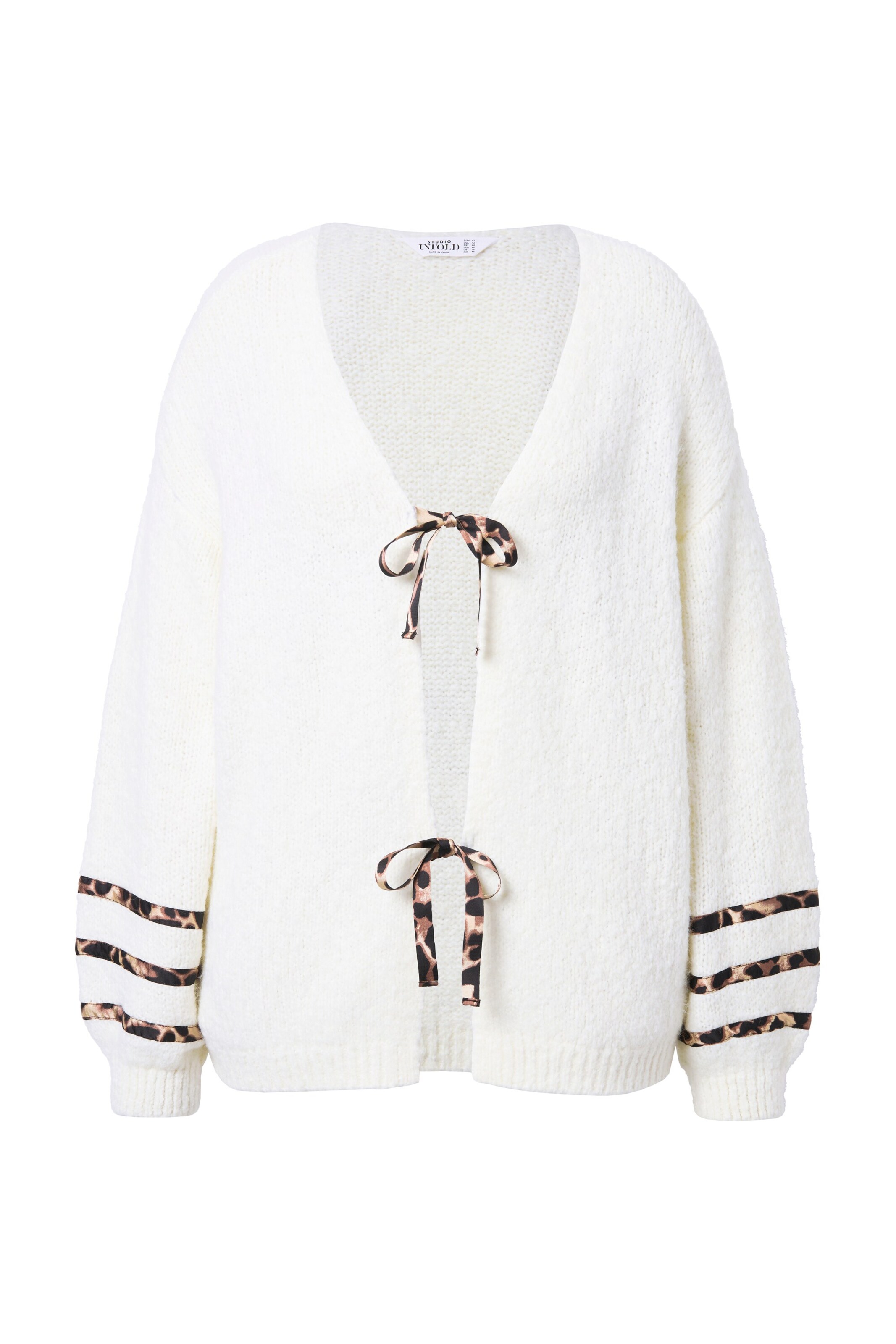 Studio Untold Strickjacke in Weiß: Vorderseite