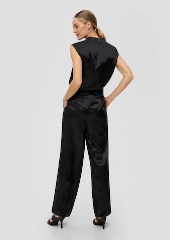 s.Oliver BLACK LABEL - Pierna ancha Pantalón plisado en negro