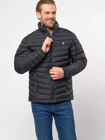 U.S. POLO ASSN. Overgangsjakke 'Chason' i sort: forside
