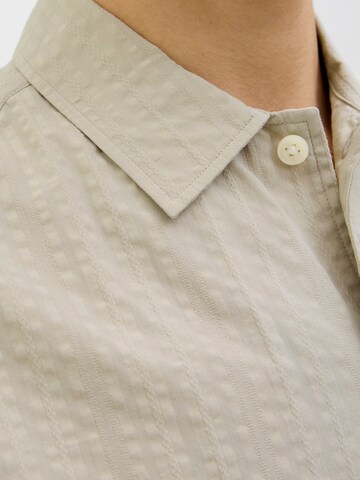 Jack & Jones Premium - Ajuste confortable Camisa 'JPRCCEASTON' en beige