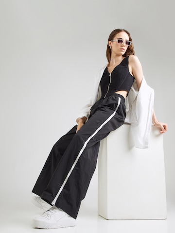 STUDIO SELECT Wide Leg Housut 'Tessa' värissä musta