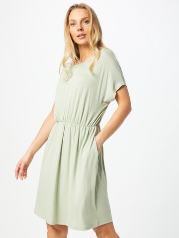 PIECES Φόρεμα 'PETRINE' σε πράσινο: μπροστά