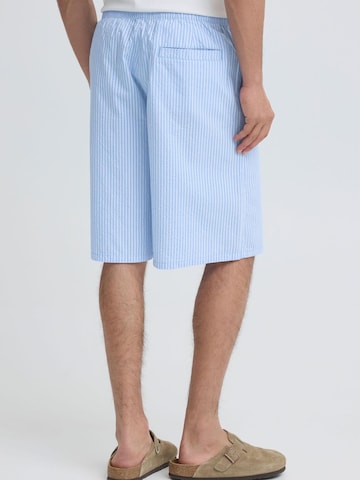 Loosefit Pantalon chino ' CFJaevon Striped ' Casual Friday en bleu