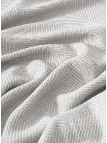 Barine Blankets 'Wool Herringbone' in Silver