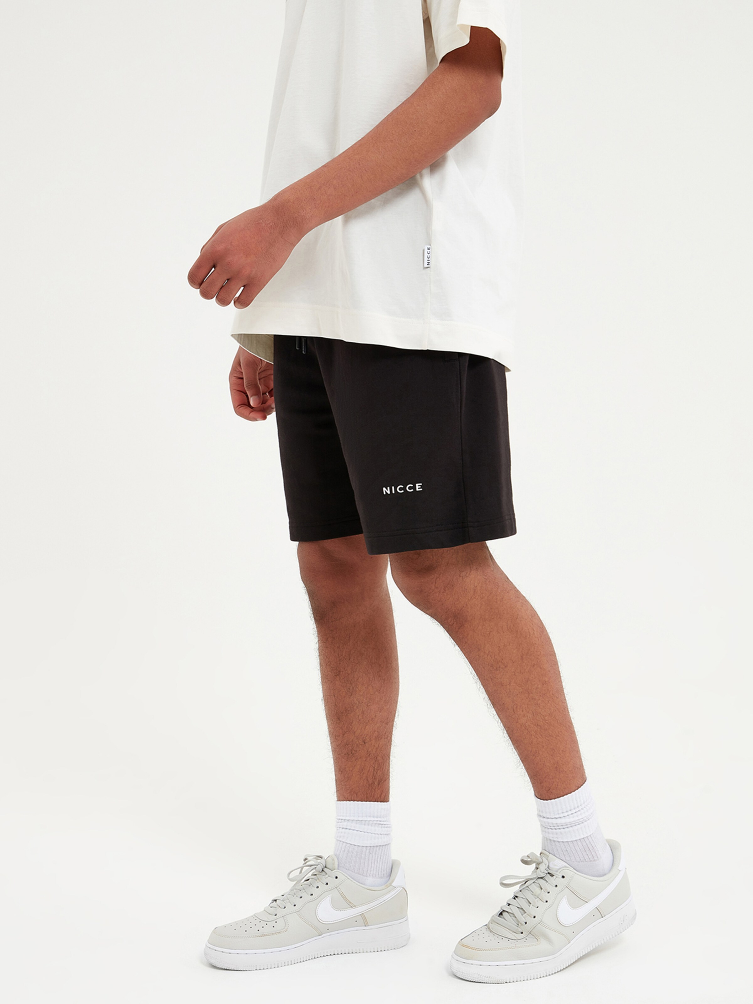 Nicce Regular Shorts Stylo in Schwarz ABOUT YOU