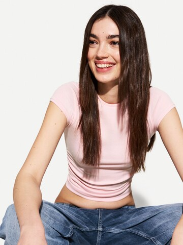 T-shirt Bershka en rose : devant