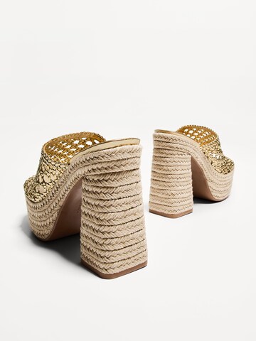 Mule Bershka en or