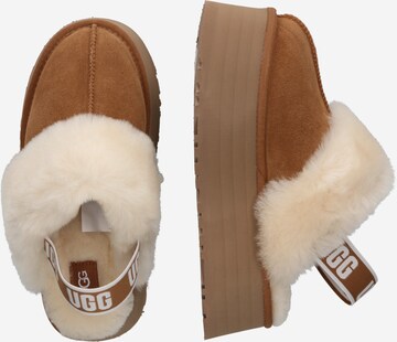 UGG Домашни пантофи 'FUNKETTE' в кафяво