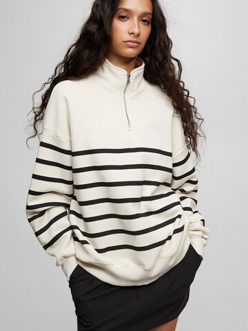 Pull&Bear Sweatshirt in Weiß: predná strana